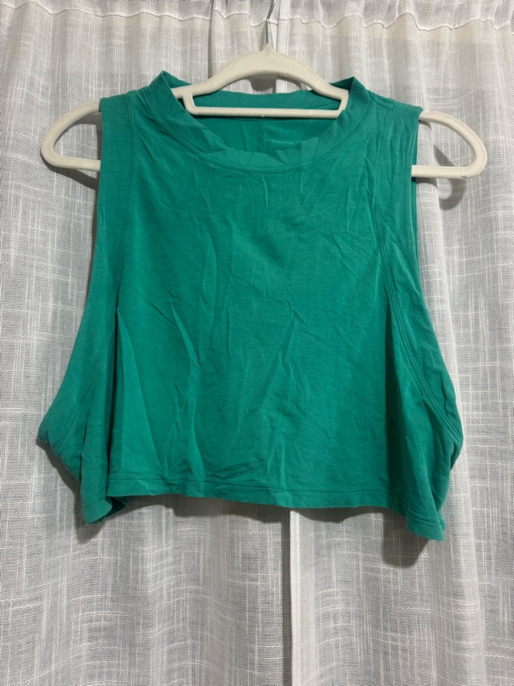 Lululemon Cropped Sleeveless Tank Top in Teal Green
